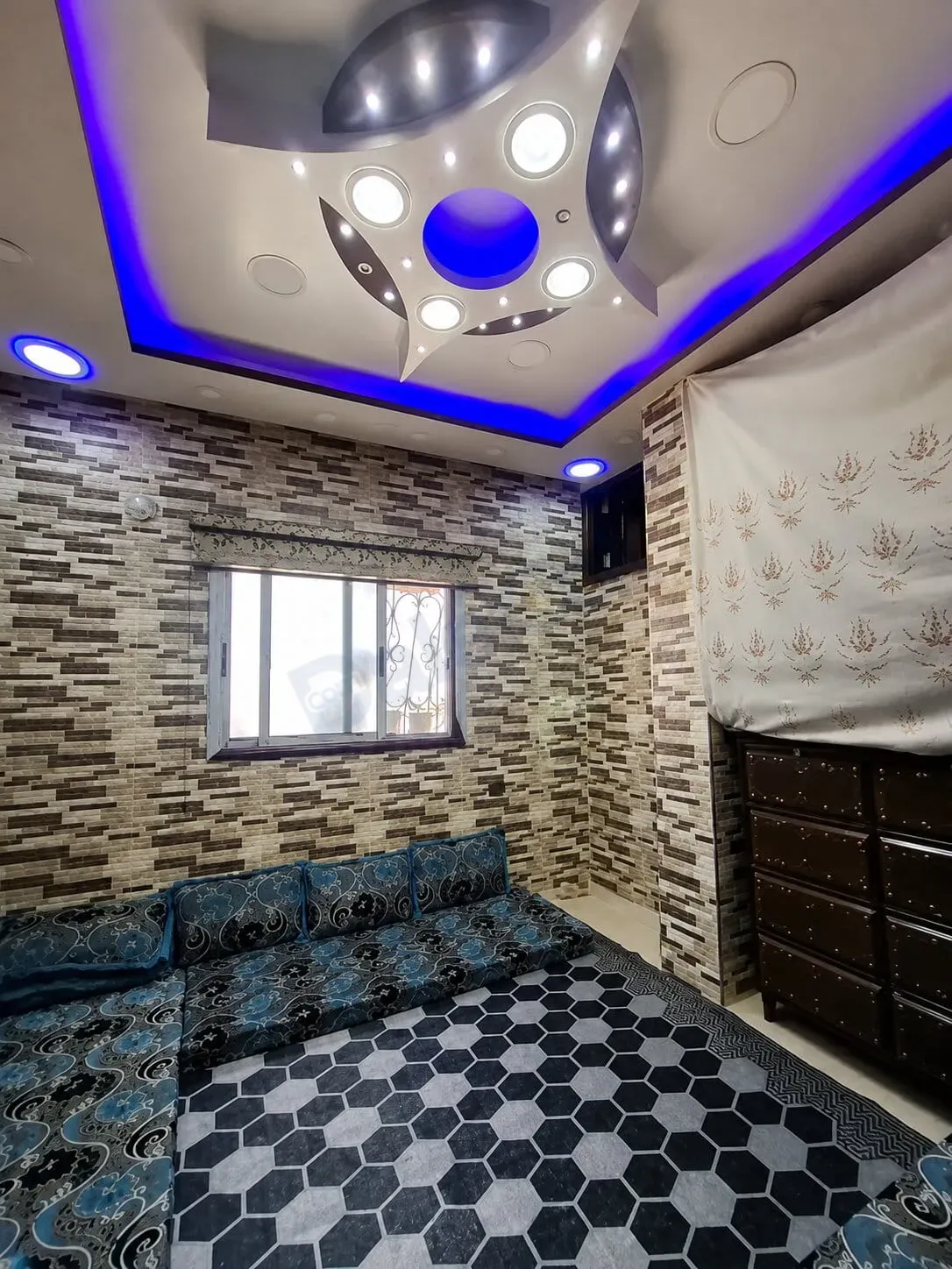 uploads/advertisements/images/للبيع_شقة__في_ببيلا_على_الشارع_العام__5_-1785954159326.webp