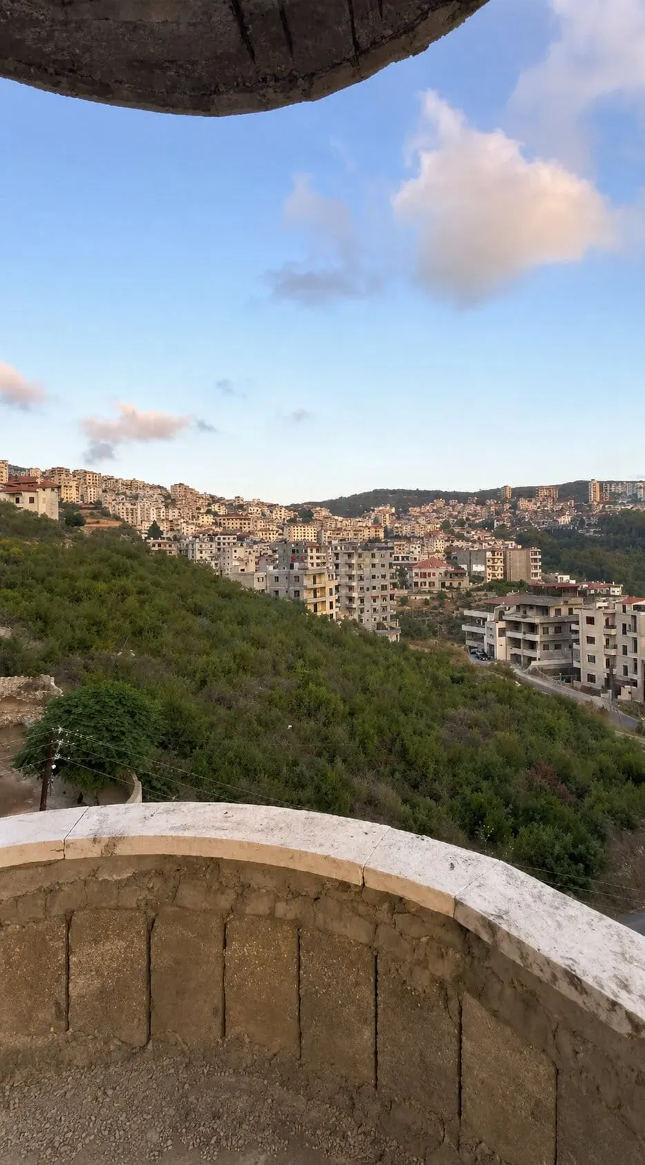 للبيع شقة بإطلالة خلابة في طرطوس مشتى الحلو