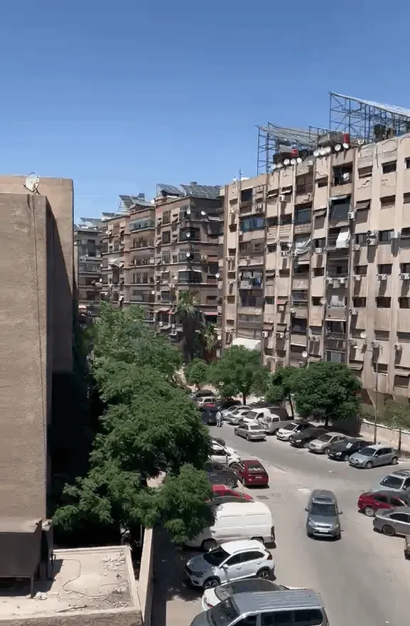 uploads/advertisements/images/للبيع_شقة_بإطلالة_مفتوحة_في_شرقي_الميدان__2_-1782504303874.webp