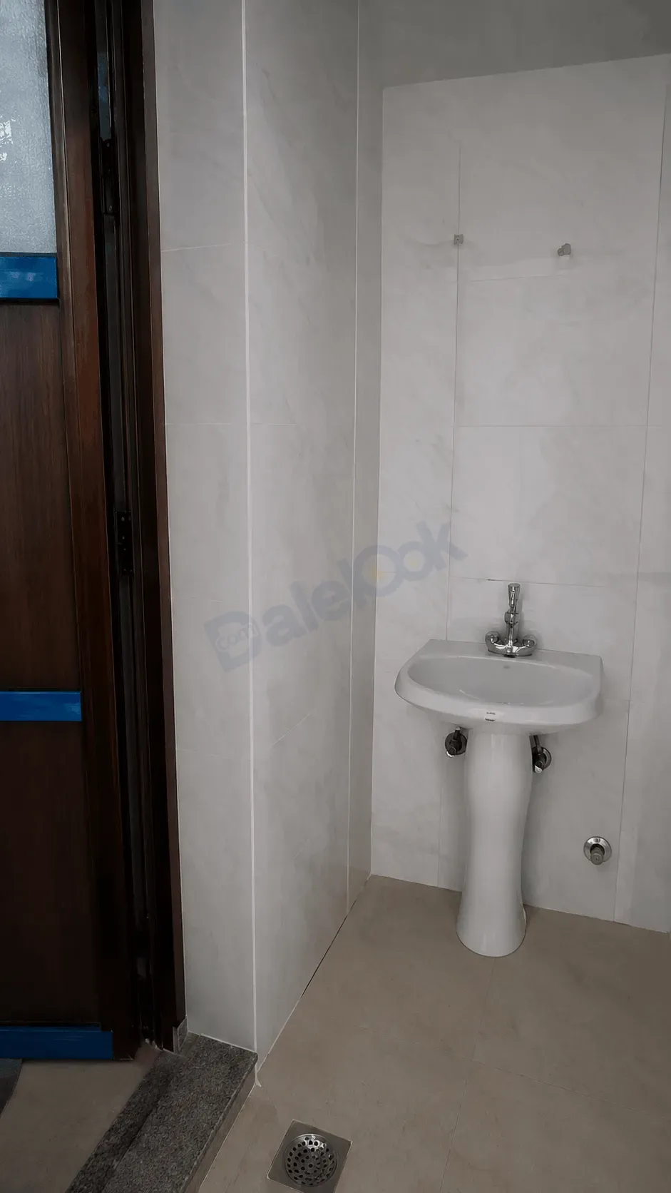uploads/advertisements/images/للبيع_شقة_بإطلالة_ملكية_في_الهامة_طريق_الوادي__11_-1784830641888.webp