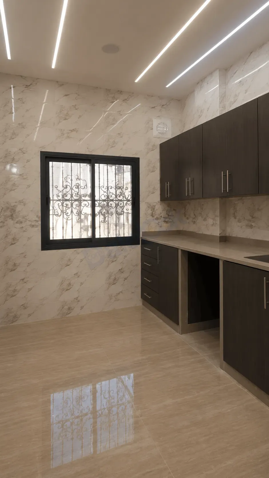 uploads/advertisements/images/للبيع_شقة_بإكساء_ملكي_في_جرمانا__4_-1783939297600.webp