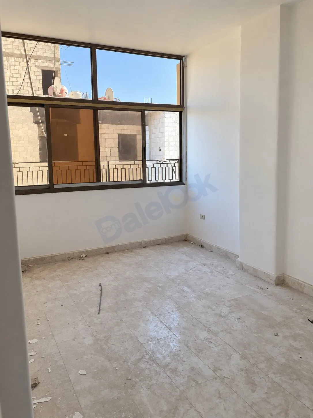للبيع شقة بزملكا حارة شوام مجمع الخير