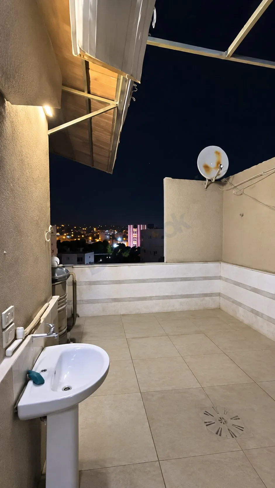 uploads/advertisements/images/للبيع_شقة_بسعر_منطقي_في_دمشق_ركن_الدين_شارع_أسد_الدين__4_-1790195913319.webp
