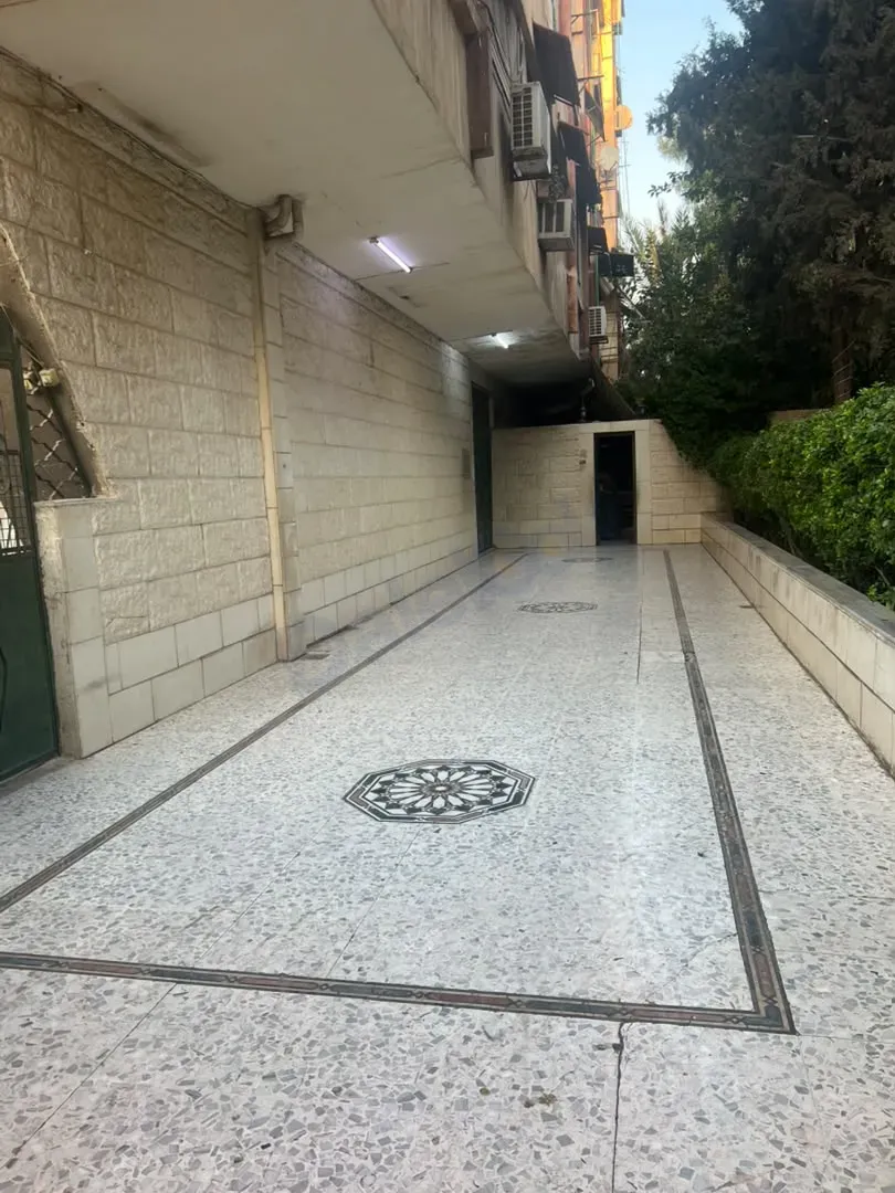 uploads/advertisements/images/للبيع_شقة_تنظيم_شرق_الميدان_قرب_جامع_أبو_أيوب_الأنصاري-1792587319039.webp