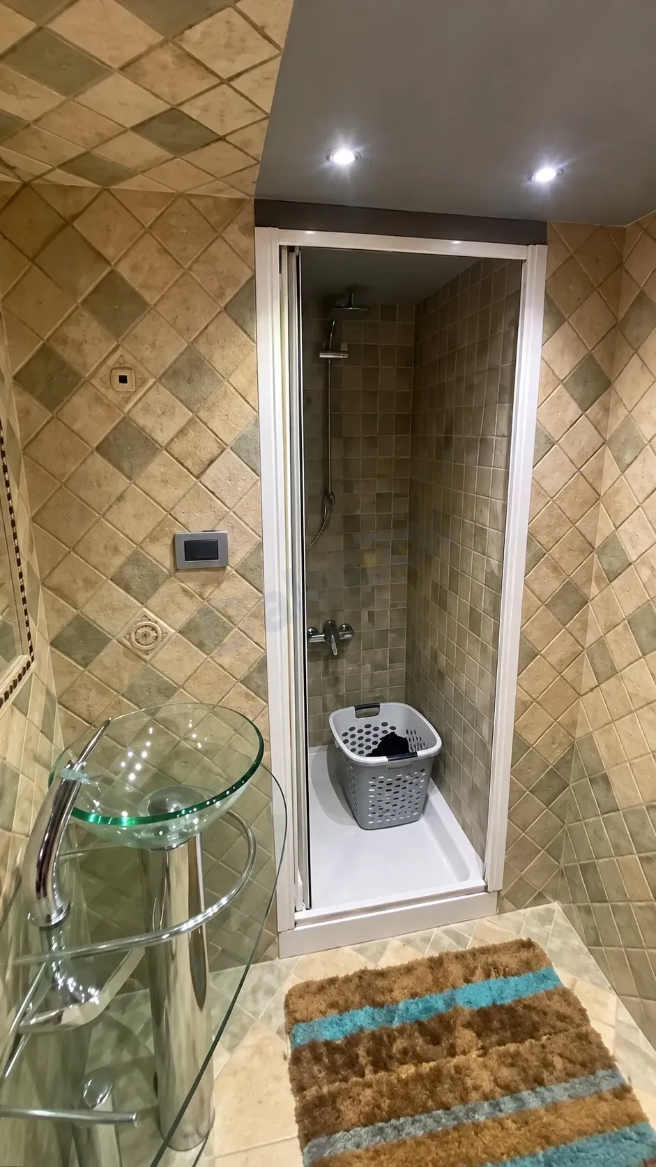 uploads/advertisements/images/للبيع_شقة_سكنية_بمواصفات_ملكية_في_تنظيم_كفرسوسة__10_-1790281937826.webp