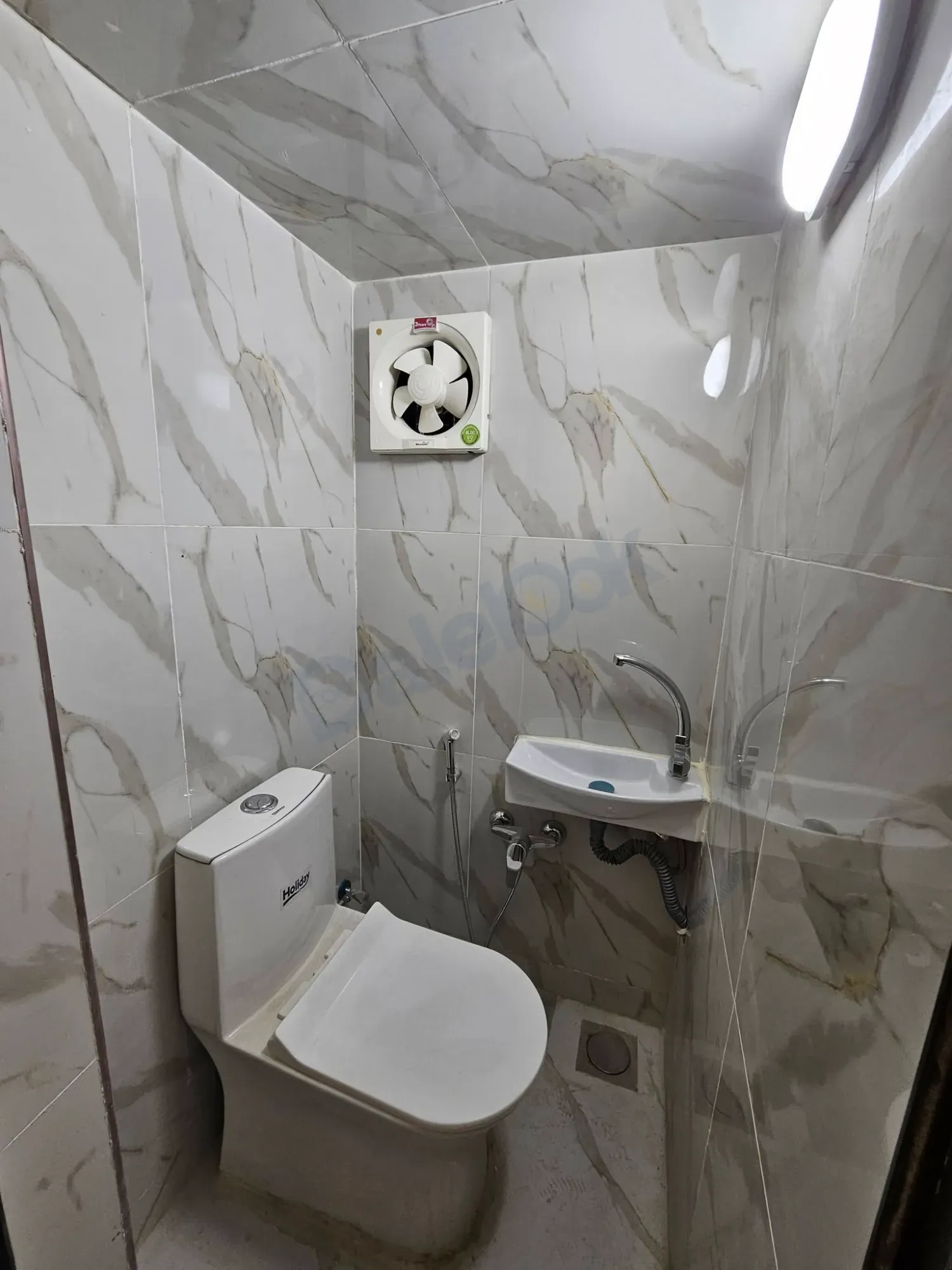 uploads/advertisements/images/للبيع_شقة_سكنية_في_الخطيب__2_-1785276547818.webp