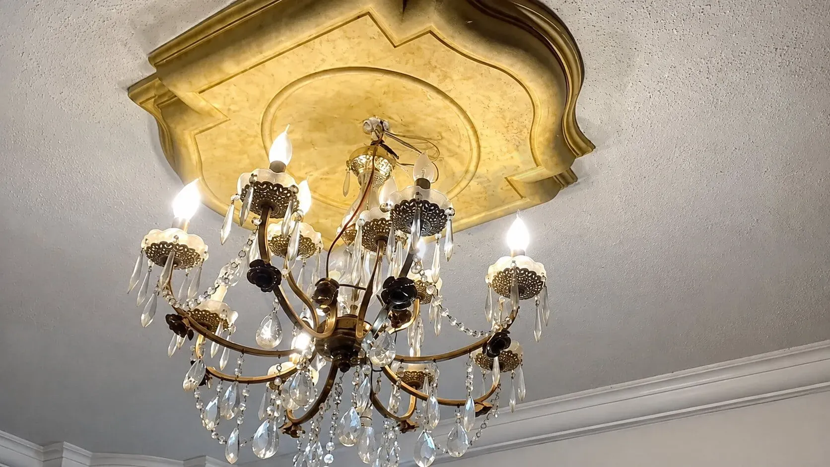 uploads/advertisements/images/للبيع_شقة_سكنية_في_الشيخ_محي_الدين__1_-1785691684231.webp