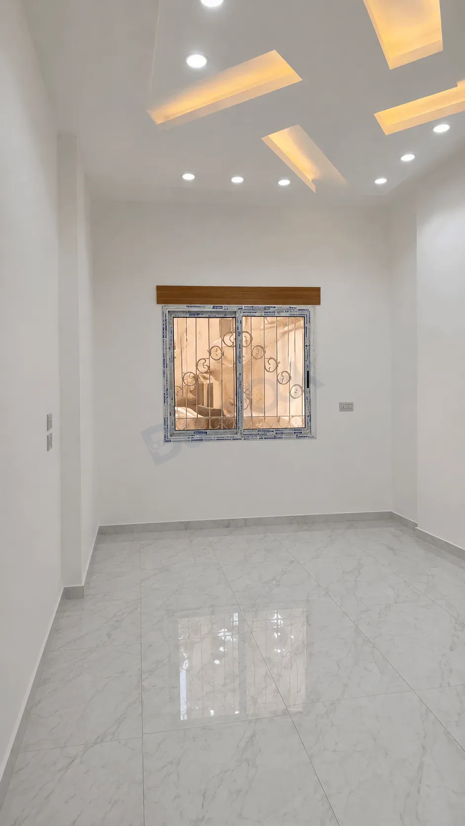 uploads/advertisements/images/للبيع_شقة_سكنية_في_جرمانا_البلدية__5_-1783881849627.webp