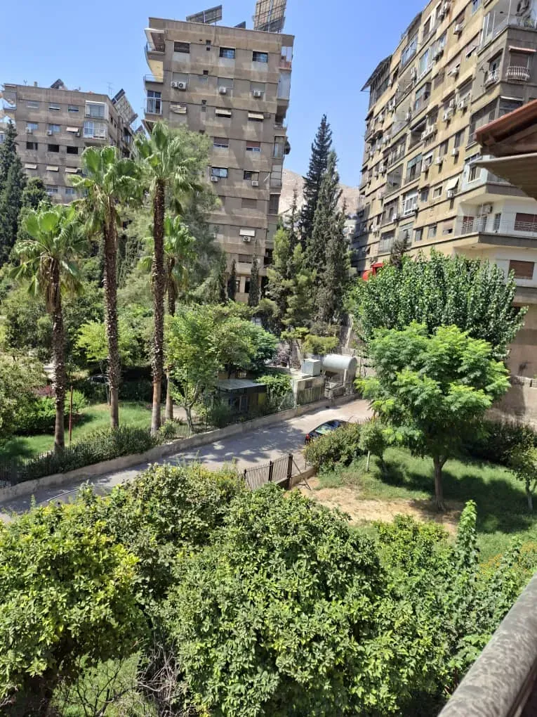 uploads/advertisements/images/للبيع_شقة_سكنية_في_دمشق_شارع_برنية_نسق_اول__3_-1791068477789.webp