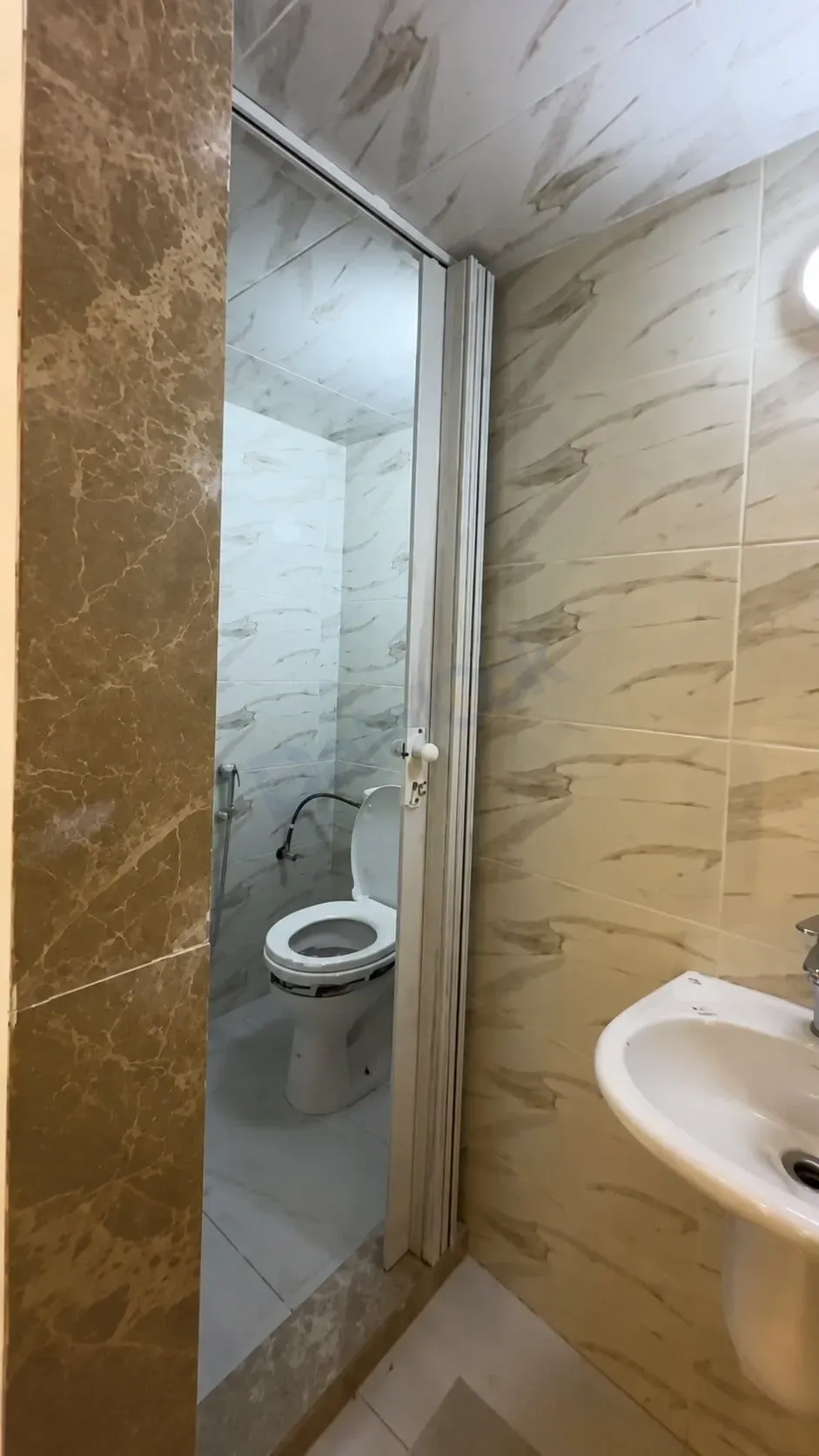 uploads/advertisements/images/للبيع_شقة_سكنية_في_قدسيا_شارع_السلام__6_-1785623701059.webp