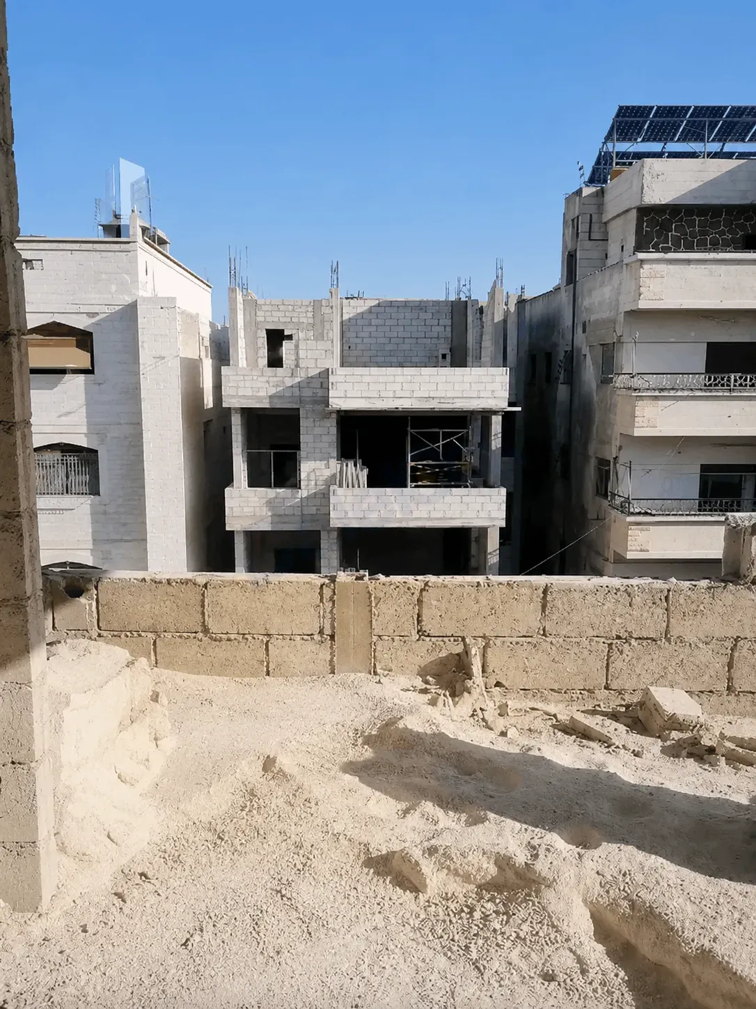 للبيع شقة على العضم أول عقربا