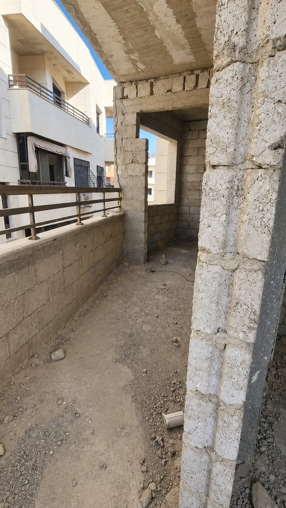uploads/advertisements/images/للبيع_شقة_على_العضم_سكنية_في_ريف_دمشق_جديدة_عرطوز__12_-1791322405865.webp