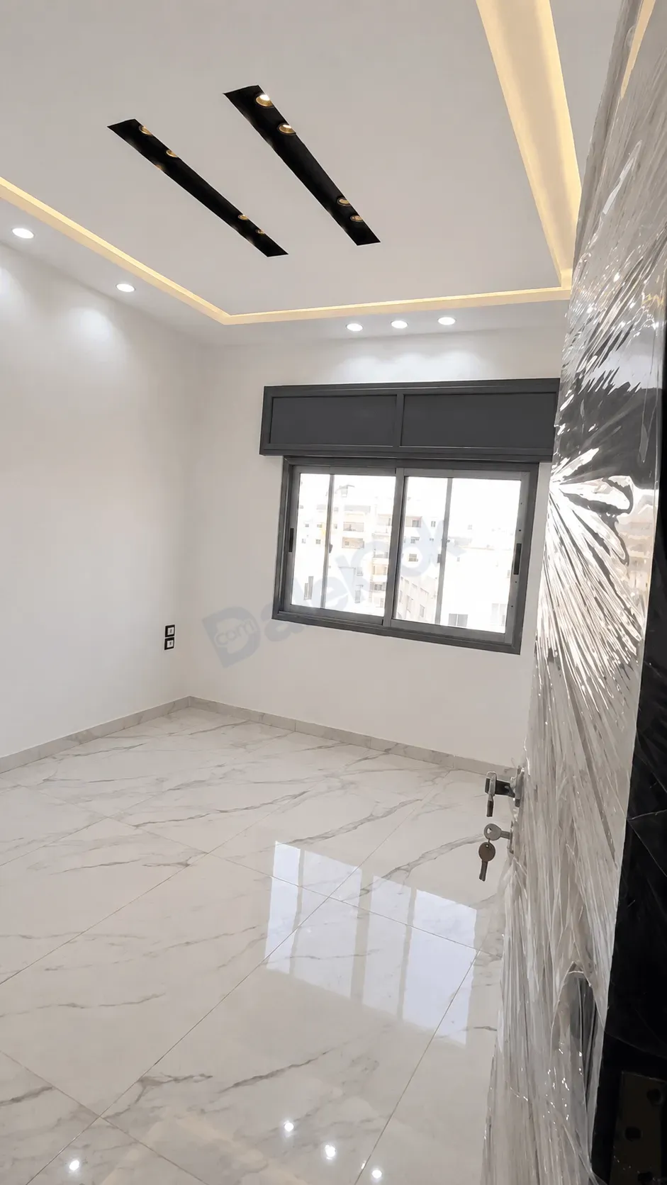 uploads/advertisements/images/للبيع_شقة_فاخرة_في_الهامة___ساحة_السكة__11_-1784653618073.webp