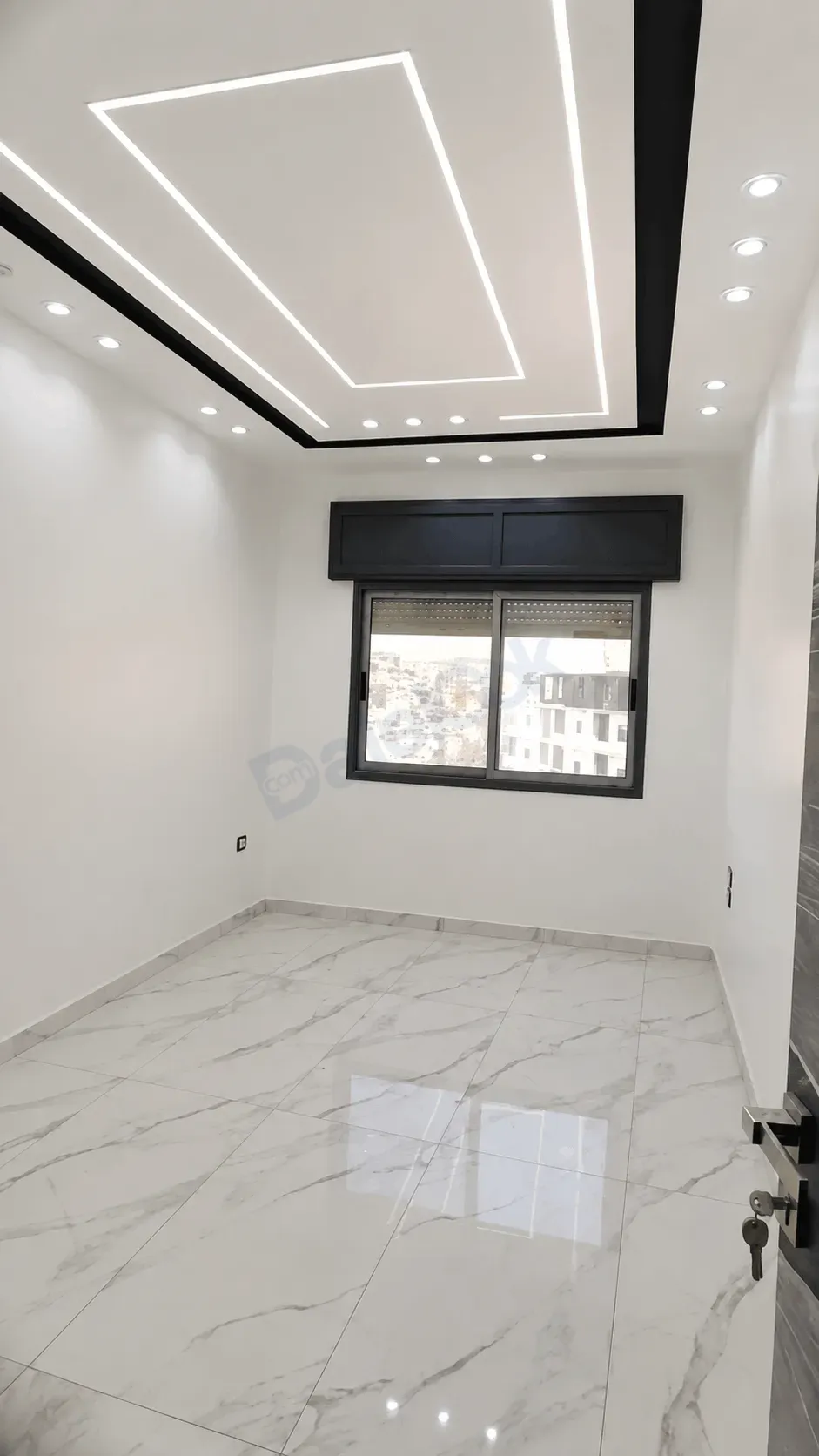 uploads/advertisements/images/للبيع_شقة_فاخرة_في_الهامة___ساحة_السكة__6_-1784653618073.webp