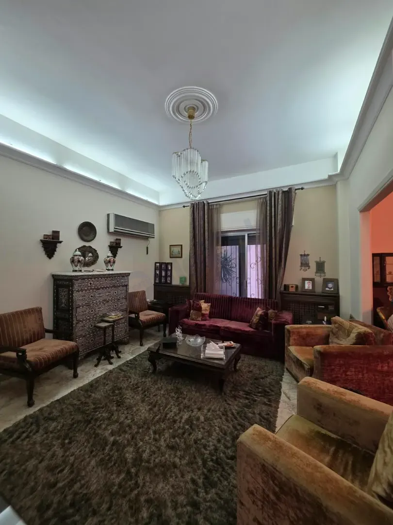 uploads/advertisements/images/للبيع_شقة_في_أرقى_أحياء_دمشق_المالكي_جادة_قرطبة__4_-1789941002093.webp