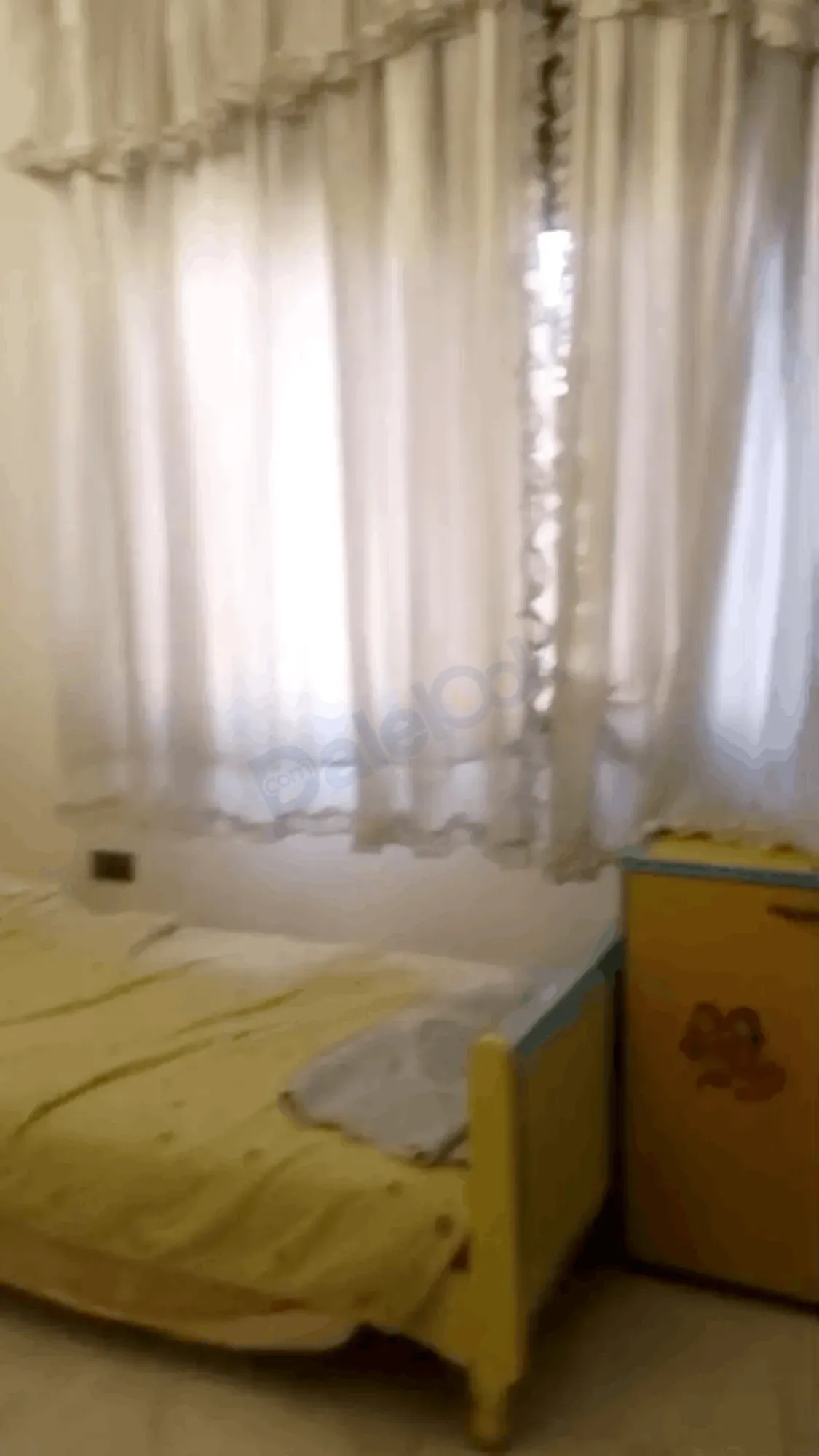 للبيع شقة في أشرفية صحنايا على الشارع العام