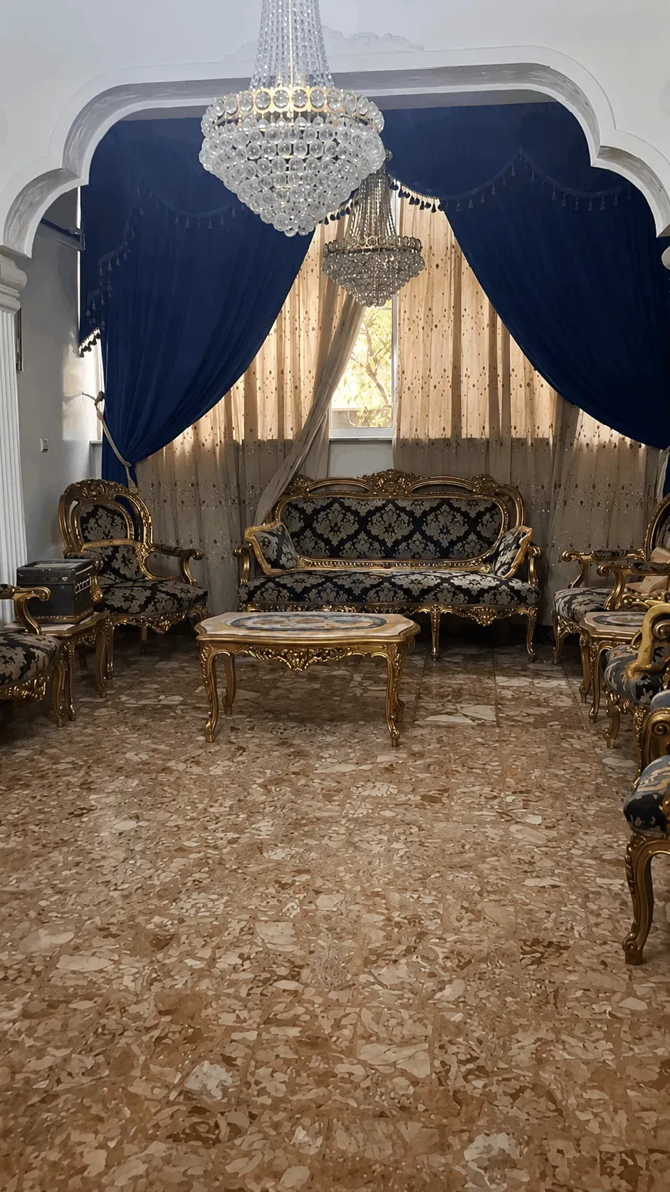 uploads/advertisements/images/للبيع_شقة_في_البرامكة_مقابل_كلية_الهندسة__6_-1785426114965.webp