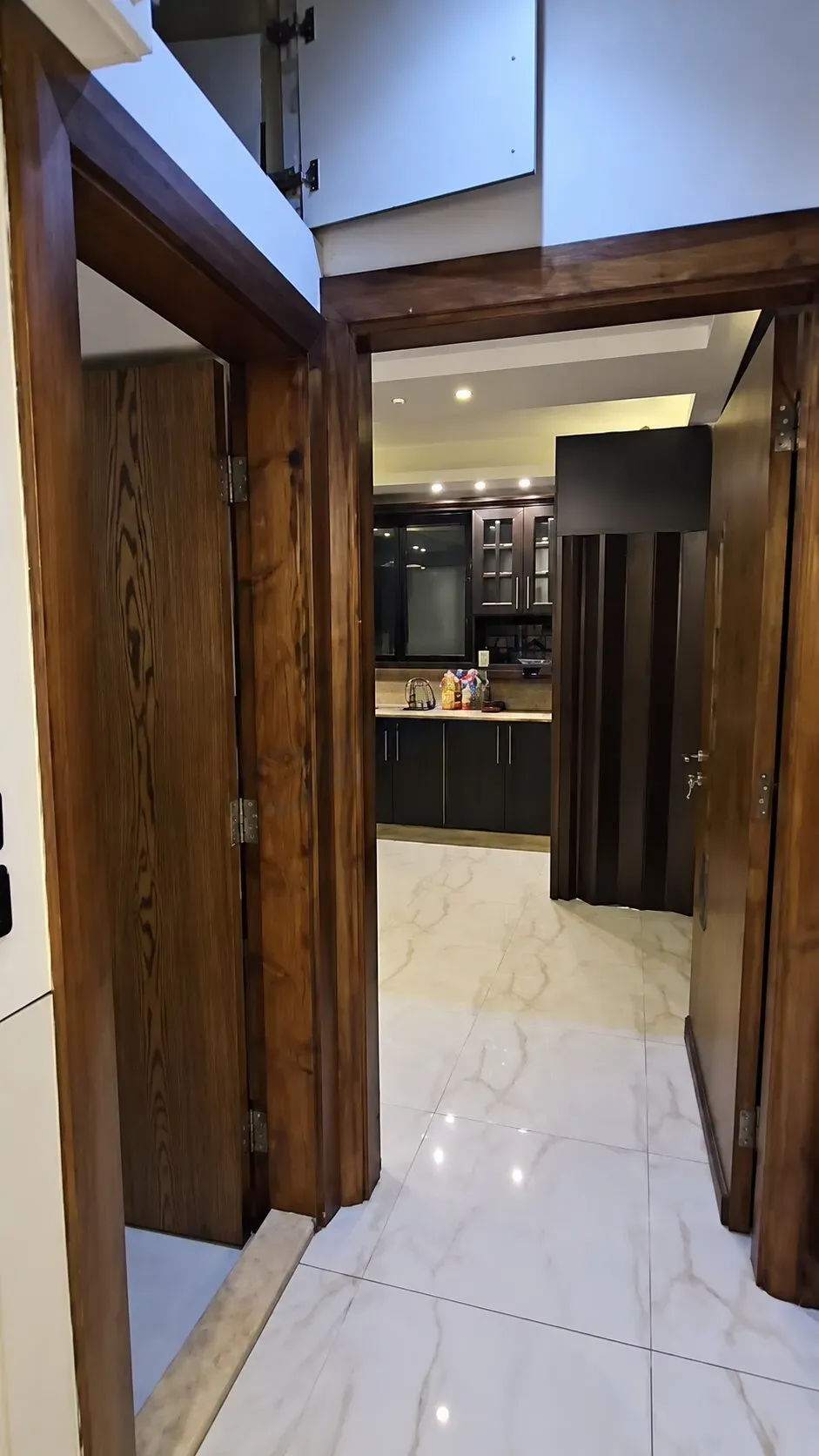 uploads/advertisements/images/للبيع_شقة_في_التجارة_شارع_جابر_بن_حيان__12_-1788649206996.webp
