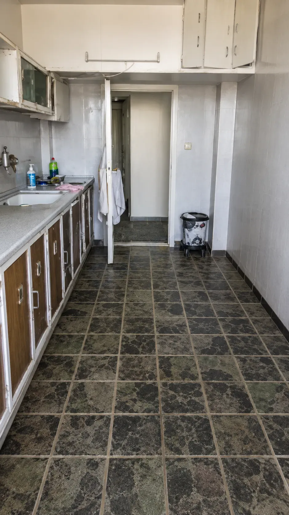 For sale Apartment in the trade overlooking the duck garden
