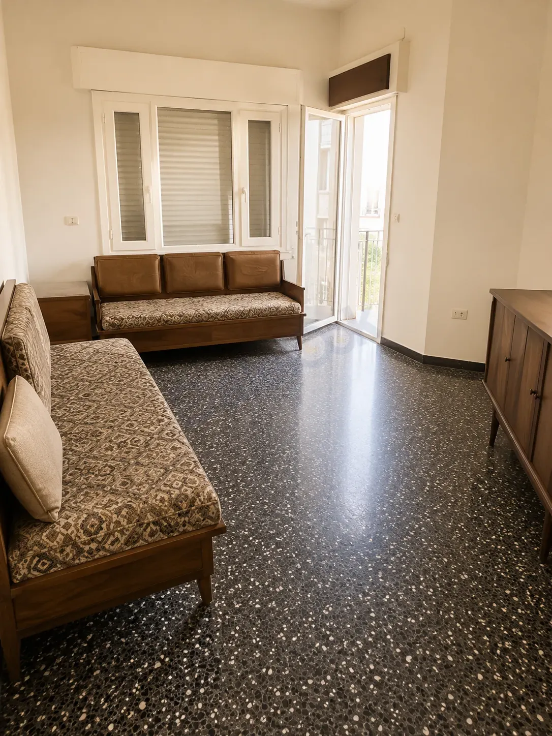 For sale an apartment in the palaces directly on the square