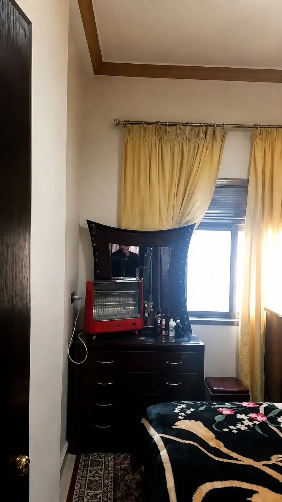 uploads/advertisements/images/للبيع_شقة_في_الكسوة_جانب_مشفى_الأماني__6_-1787870063606.webp