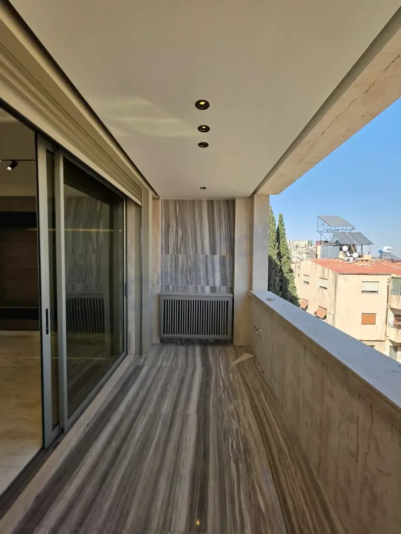 uploads/advertisements/images/للبيع_شقة_في_المزة_فيلات_غربية__3_-1788030645528.webp