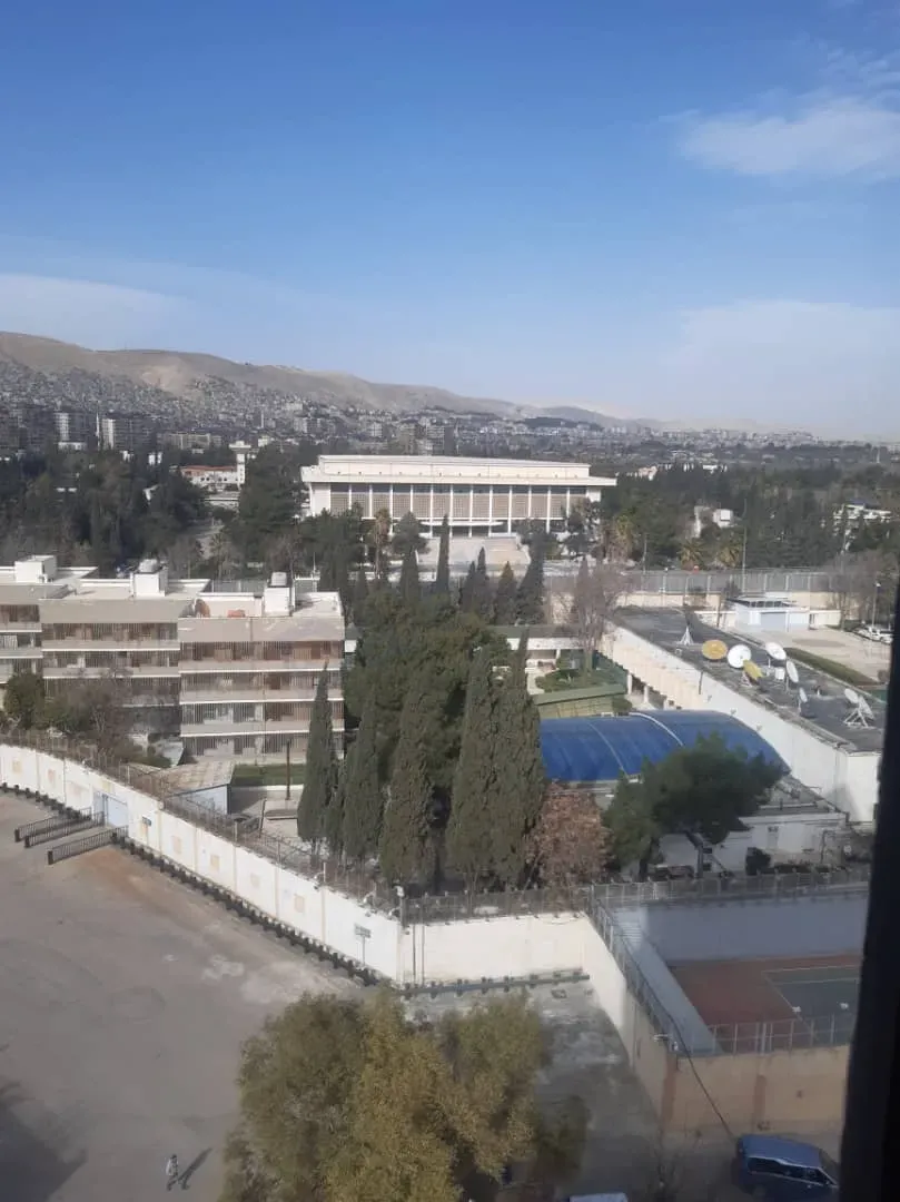 uploads/advertisements/images/للبيع_شقة_في_المزرعة_خلف_جامع_الإيمان_بإطلالة_مفتوحة__18_-1780414194153.webp
