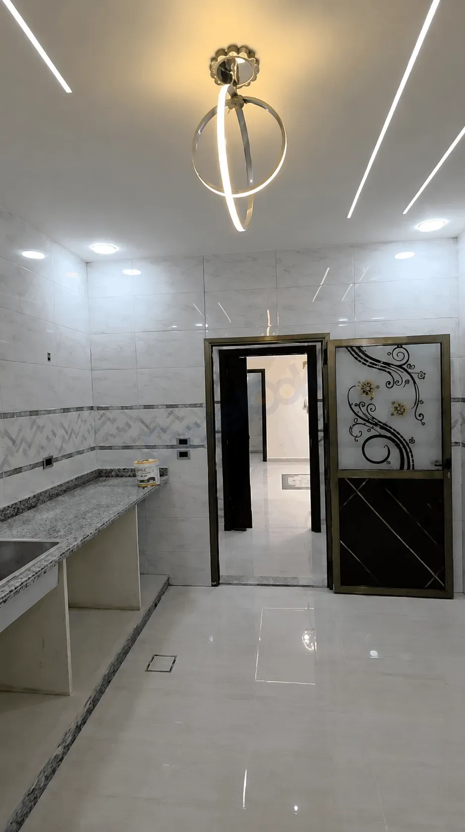 uploads/advertisements/images/للبيع_شقة_في_ببيلا_قرب_دوار_البراء__6_-1784068884142.webp