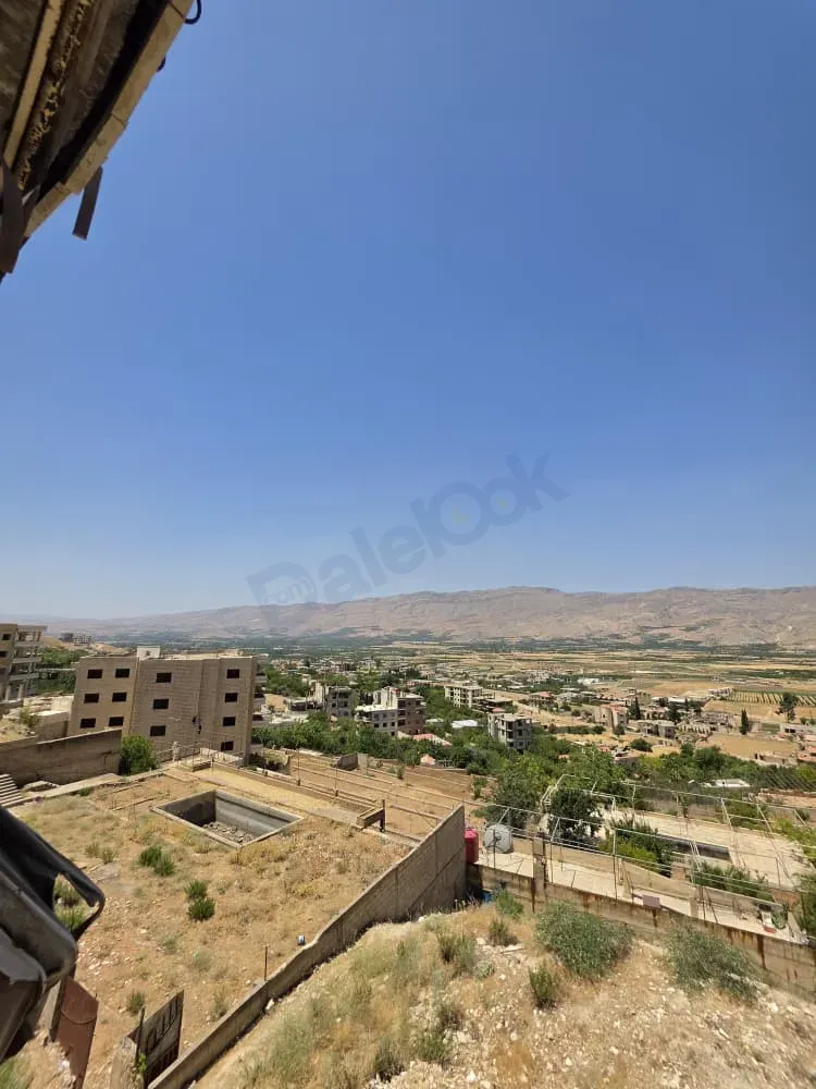 للبيع شقة في بقين اطلالة على سهل الزبداني