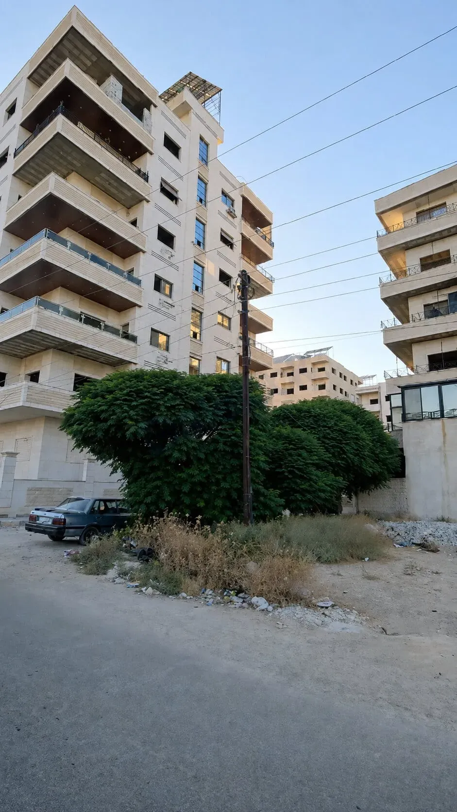 للبيع شقة في جديدة عرطوز السلالم