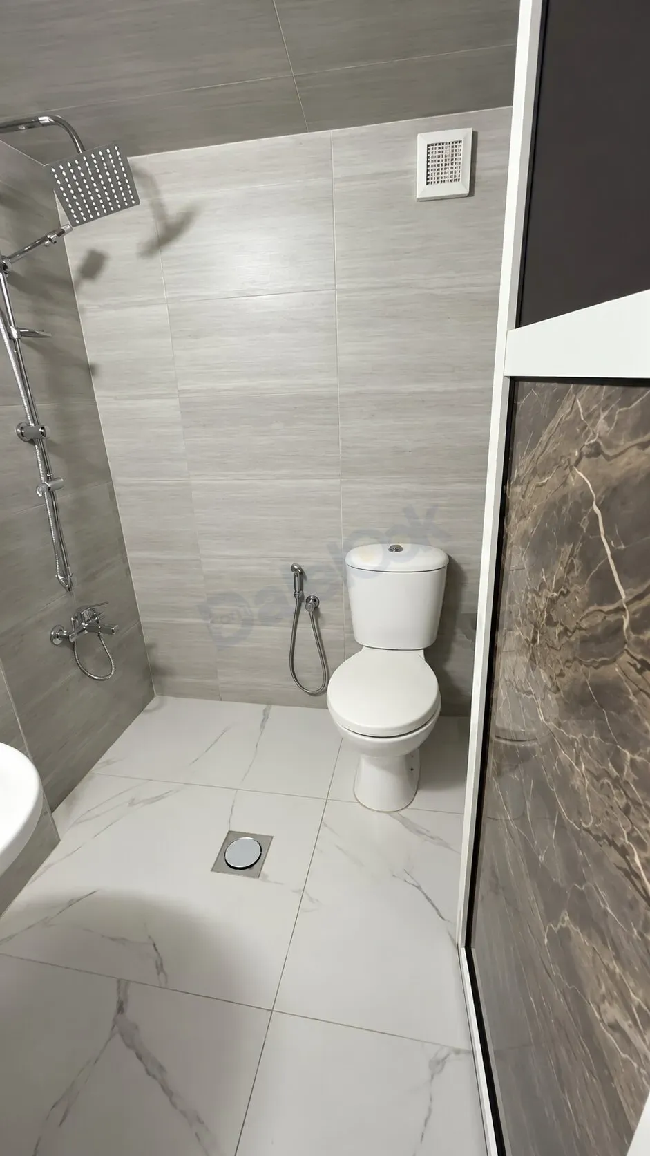 uploads/advertisements/images/للبيع_شقة_في_جرمانا_حي_البعث__7_-1788739820441.webp