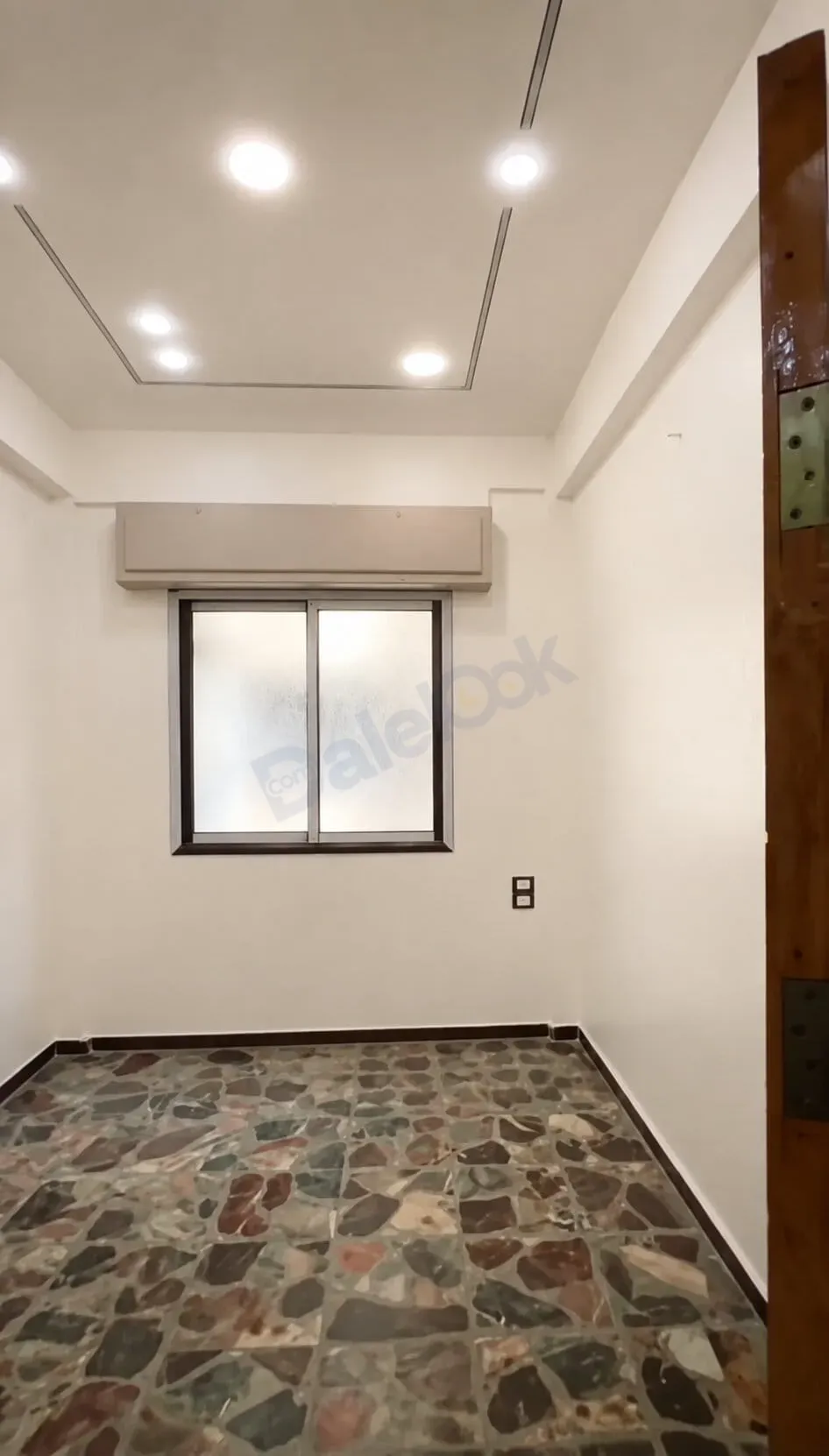 uploads/advertisements/images/للبيع_شقة_في_حرستا_حي_البستان__3_-1786888729173.webp