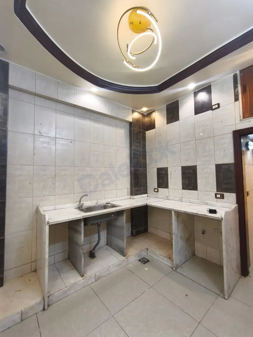 uploads/advertisements/images/للبيع_شقة_في_حرستا_حي_بيدر__2_-1792417694893.webp