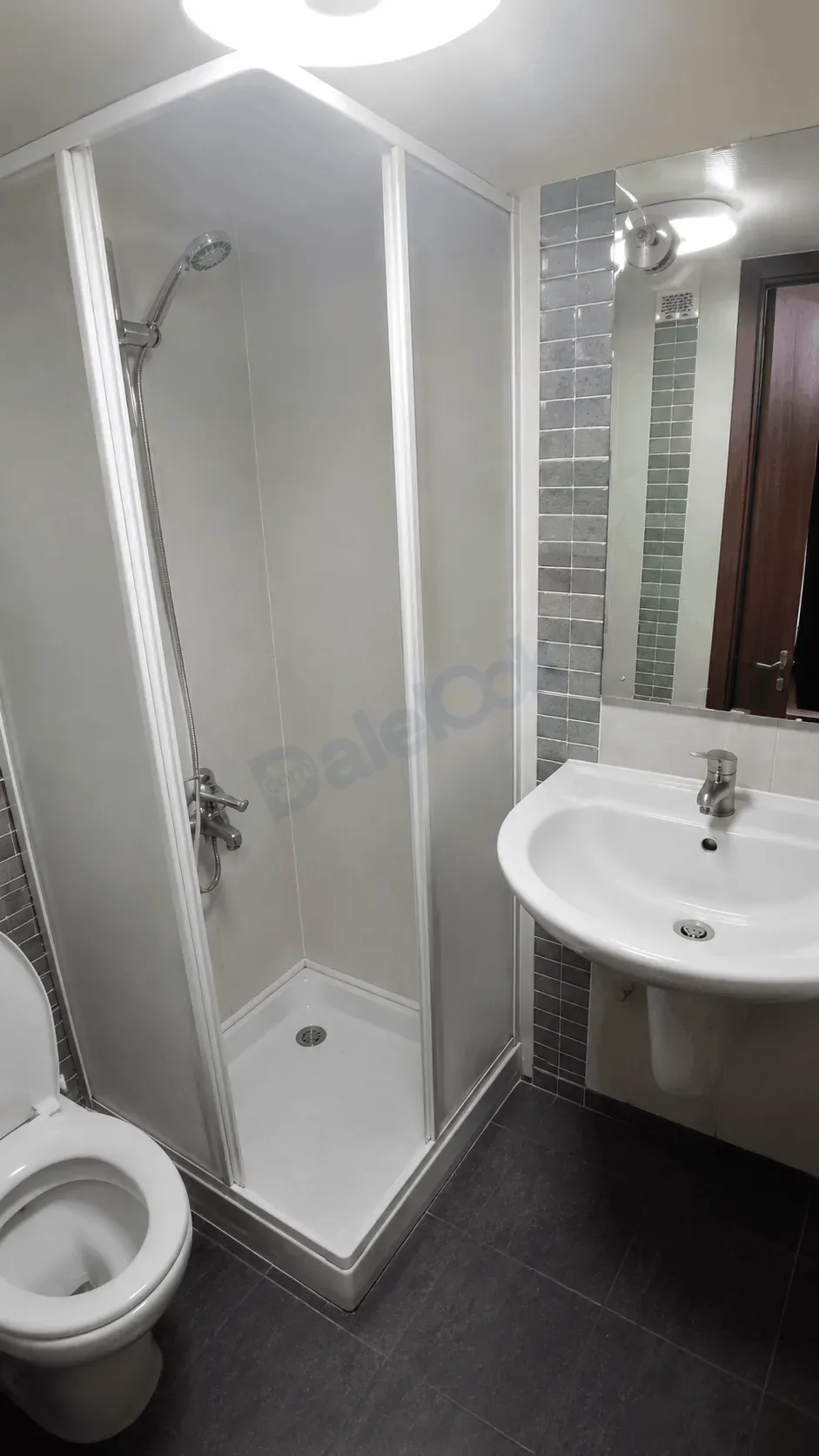 uploads/advertisements/images/للبيع_شقة_في_دمشق_التجارة__11_-1785264047186.webp