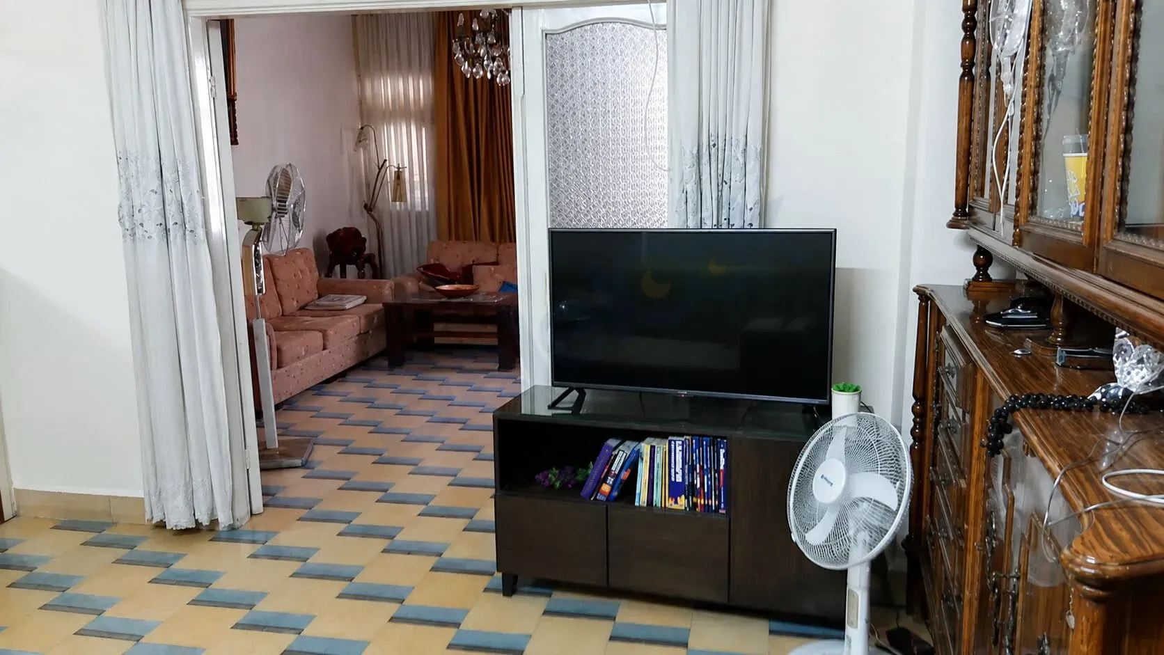 uploads/advertisements/images/للبيع_شقة_في_دمشق_شارع_الأمين__1_-1785704289472.webp