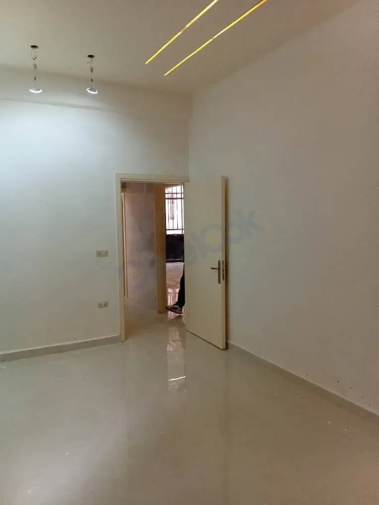 uploads/advertisements/images/للبيع_شقة_في_دمشق_قدسيا_مقابل_سوبر_ماركت_الأفراح__13_-1789596518795.webp