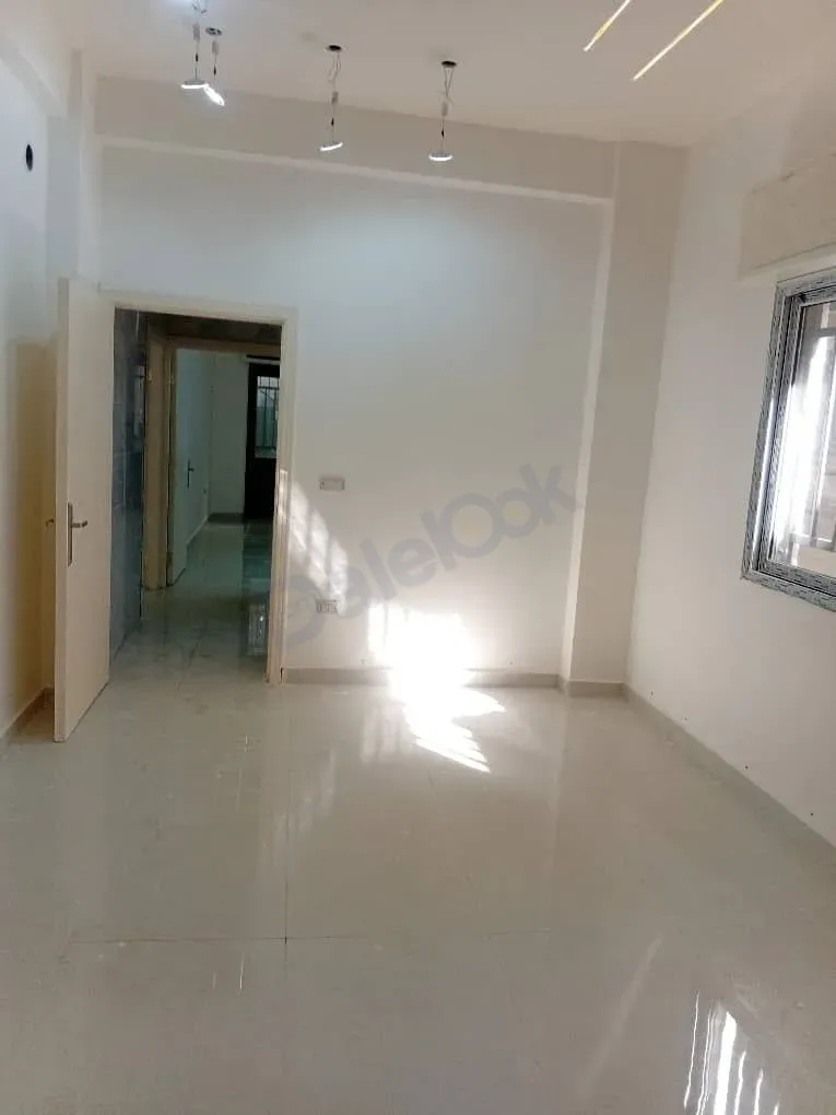 uploads/advertisements/images/للبيع_شقة_في_دمشق_قدسيا_مقابل_سوبر_ماركت_الأفراح__15_-1789596518796.webp