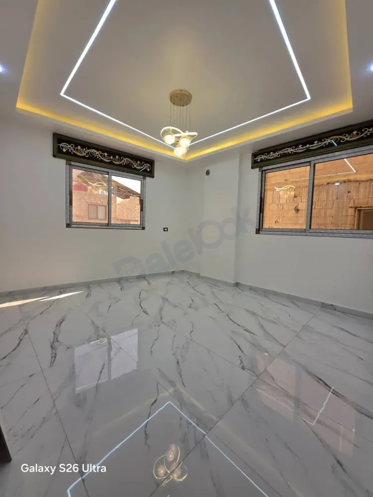uploads/advertisements/images/للبيع_شقة_في_ريف_دمشق_بيت_سحم_على_الشارع_العام__2_-1792008682936.webp