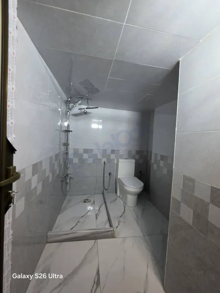 uploads/advertisements/images/للبيع_شقة_في_ريف_دمشق_بيت_سحم_على_الشارع_العام__9_-1792008682936.webp