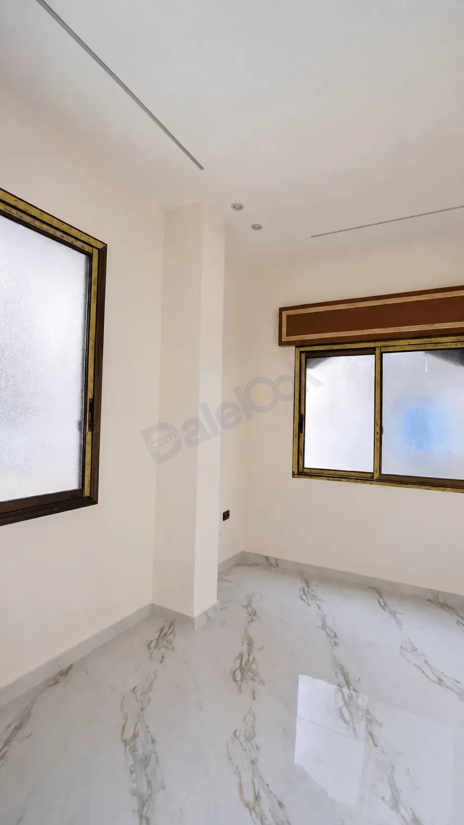 uploads/advertisements/images/للبيع_شقة_في_ريف_دمشق_كفر_بطنا__12_-1785443309344.webp