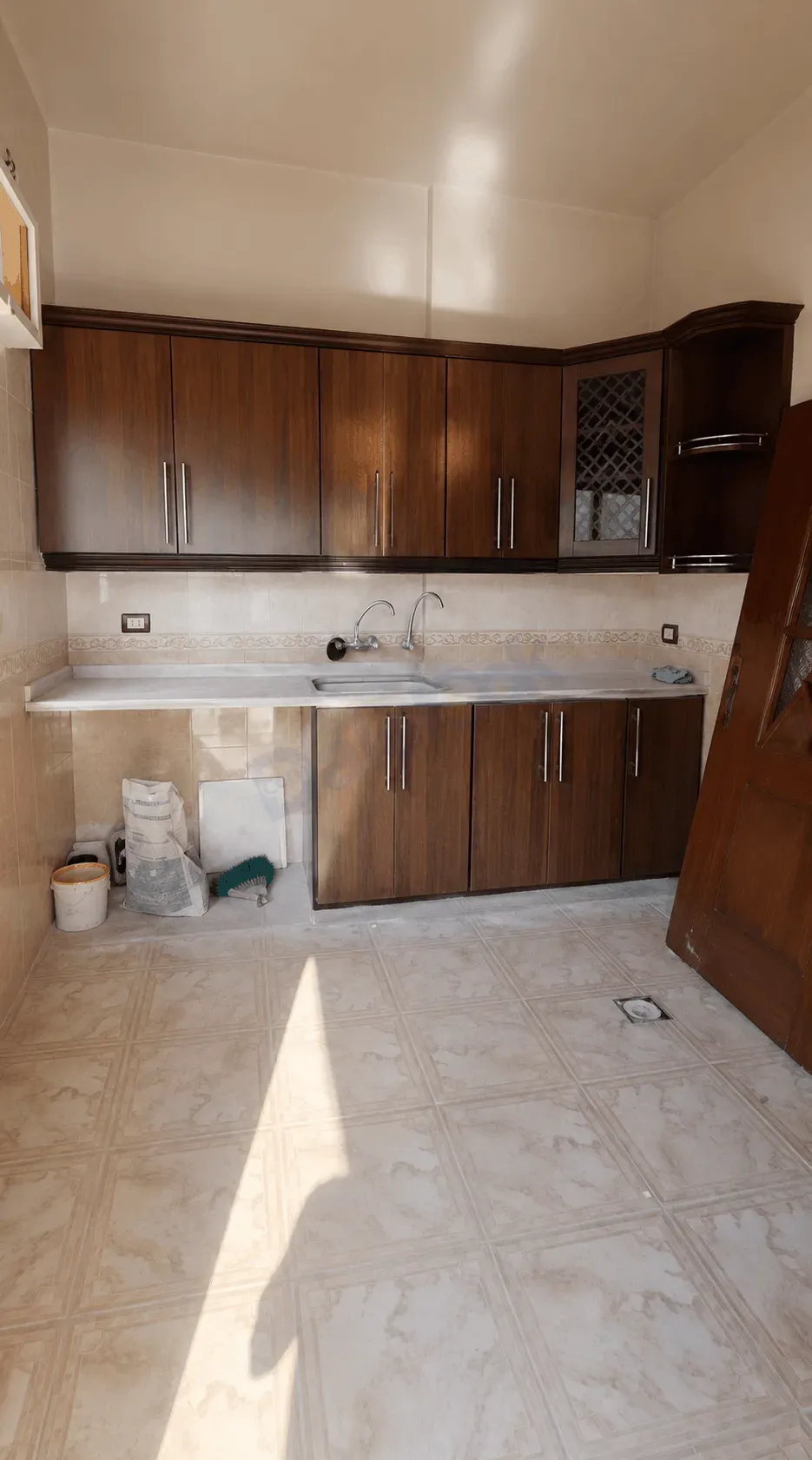 uploads/advertisements/images/للبيع_شقة_في_ريف_دمشق_كفر_بطنا__2_-1783528832449.webp