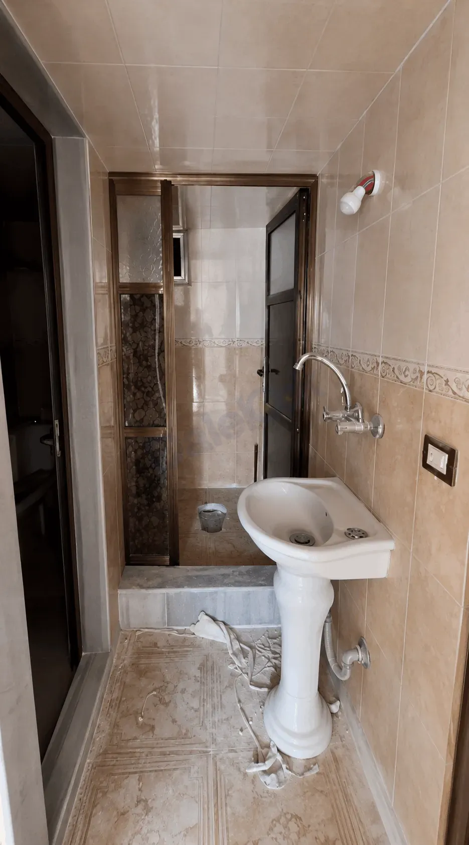 uploads/advertisements/images/للبيع_شقة_في_ريف_دمشق_كفر_بطنا__4_-1783528832448.webp