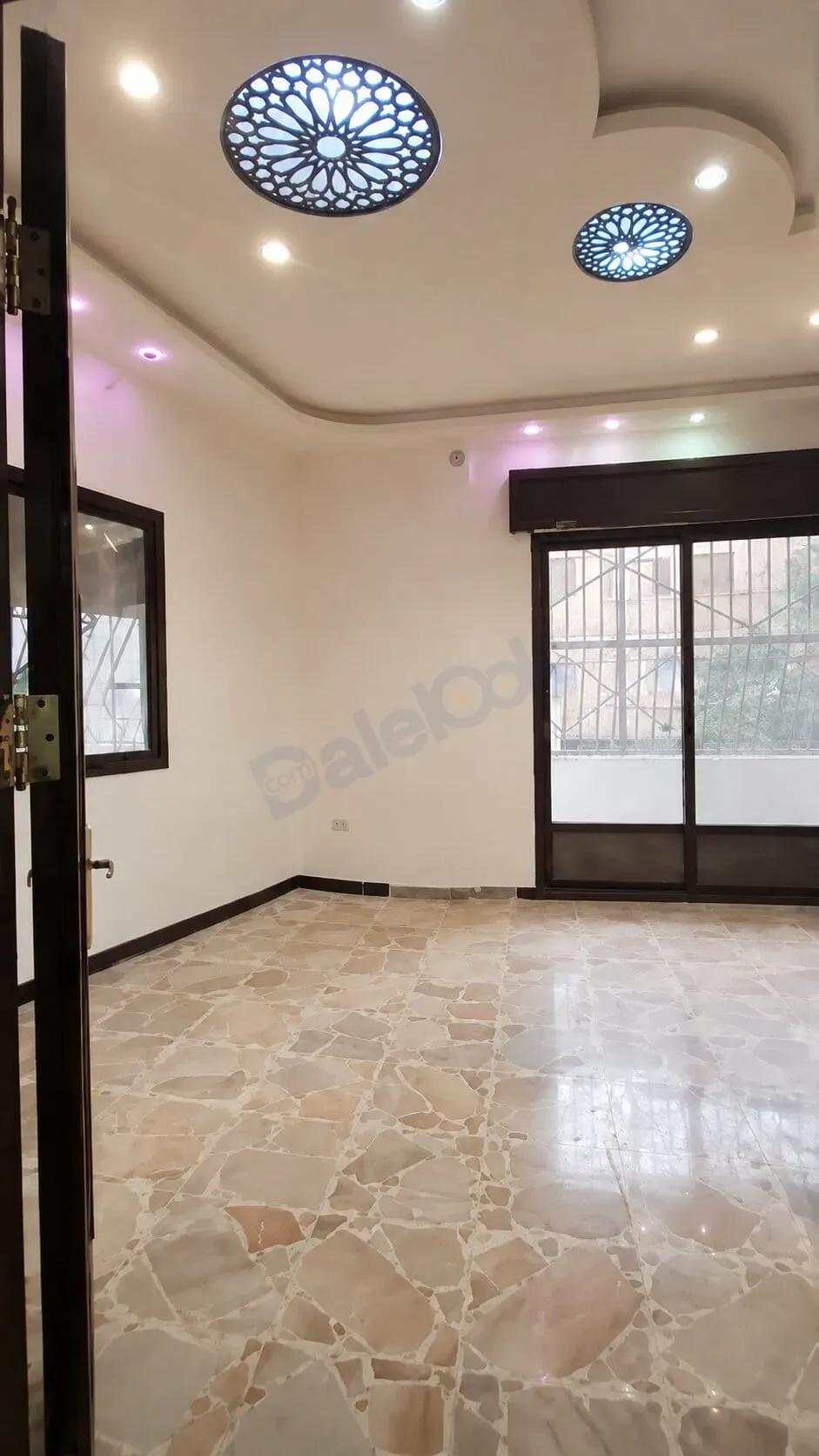 uploads/advertisements/images/للبيع_شقة_في_ريف_دمشق_كفر_بطنا__6_-1785707293386.webp