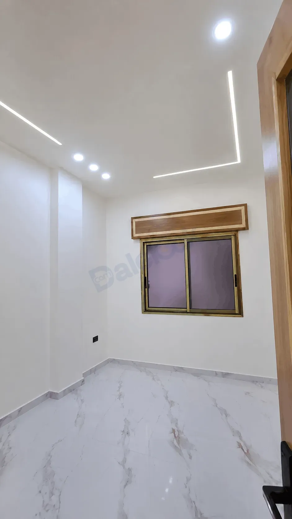 uploads/advertisements/images/للبيع_شقة_في_ريف_دمشق_كفر_بطنا__8_-1785443309343.webp
