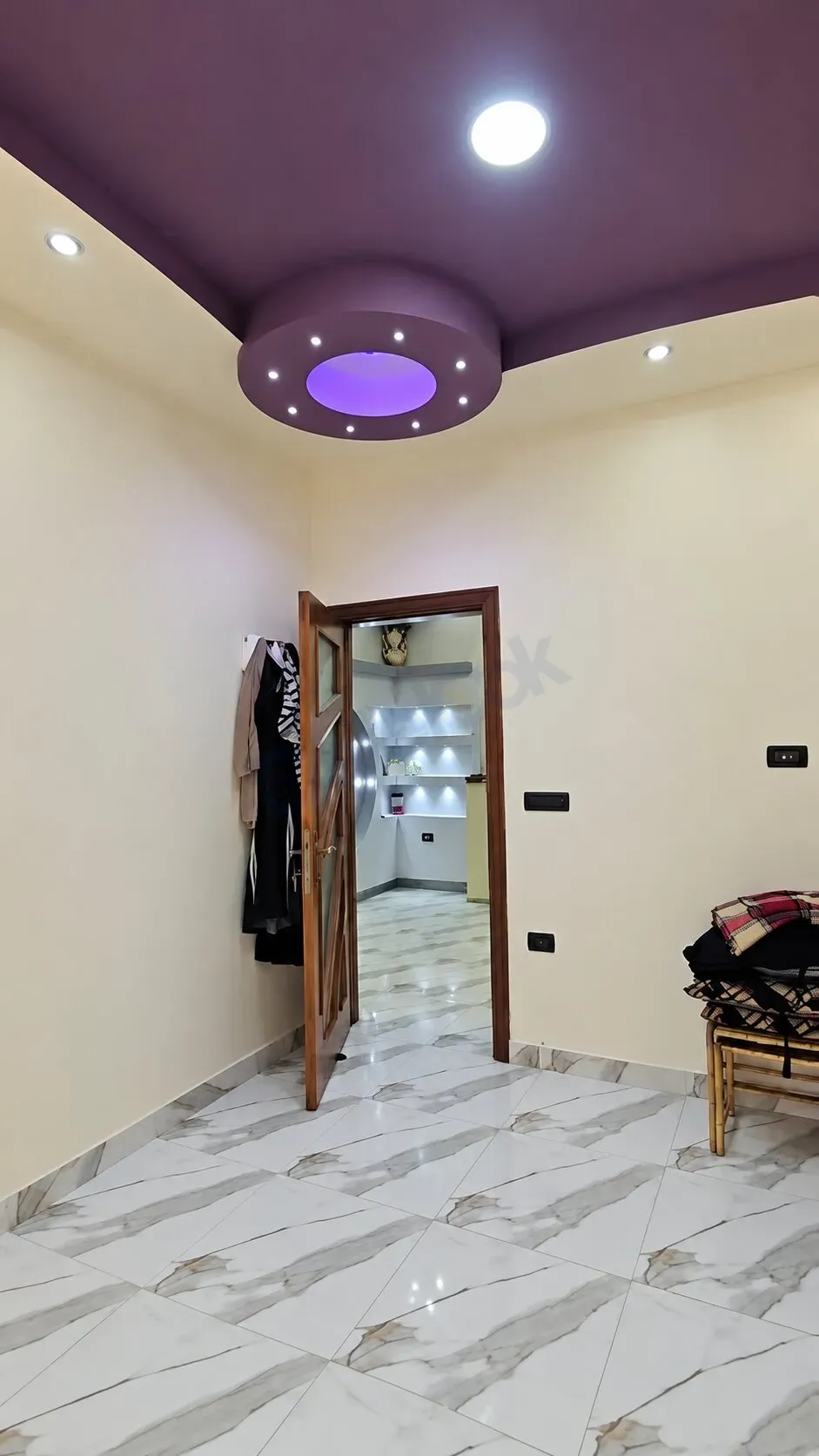 uploads/advertisements/images/للبيع_شقة_في_صحنايا_الكورنيش_الغربي__15_-1788650409320.webp