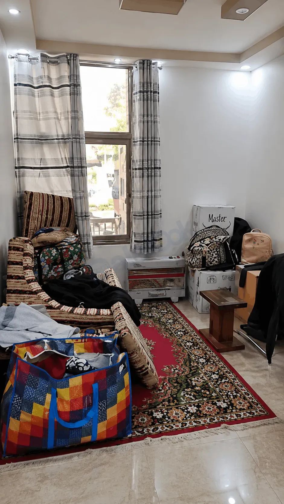 uploads/advertisements/images/للبيع_شقة_في_صحنايا_ساحة_الازروني__3_-1783803010351.webp