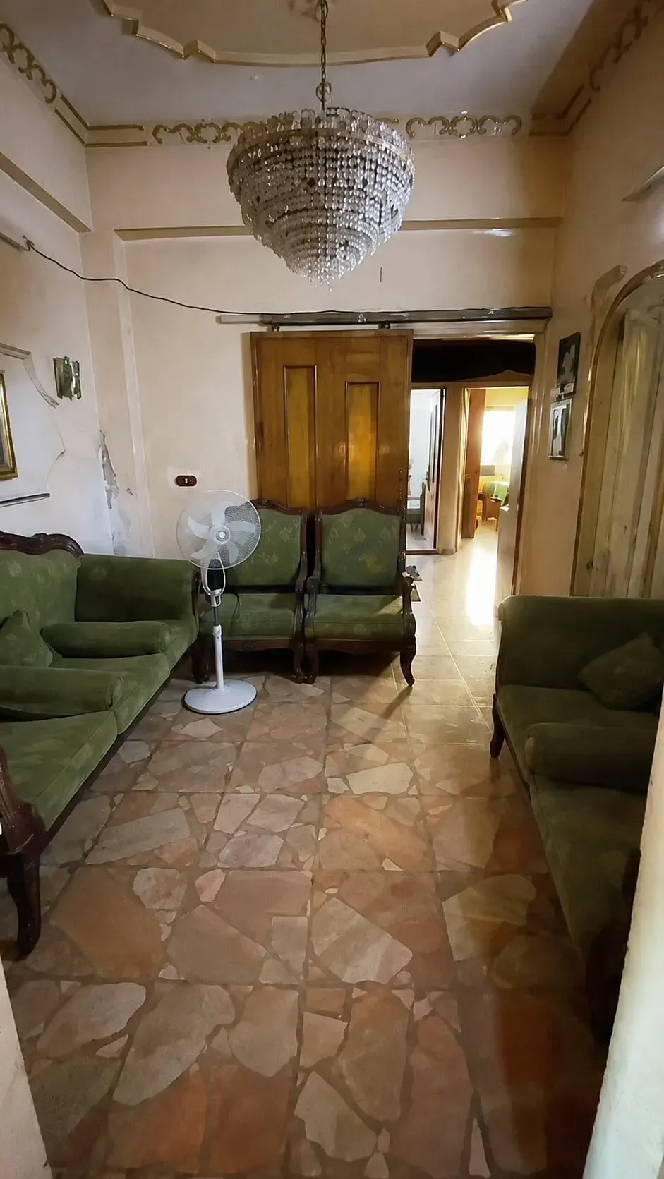 للبيع شقة في عين ترما القصور
