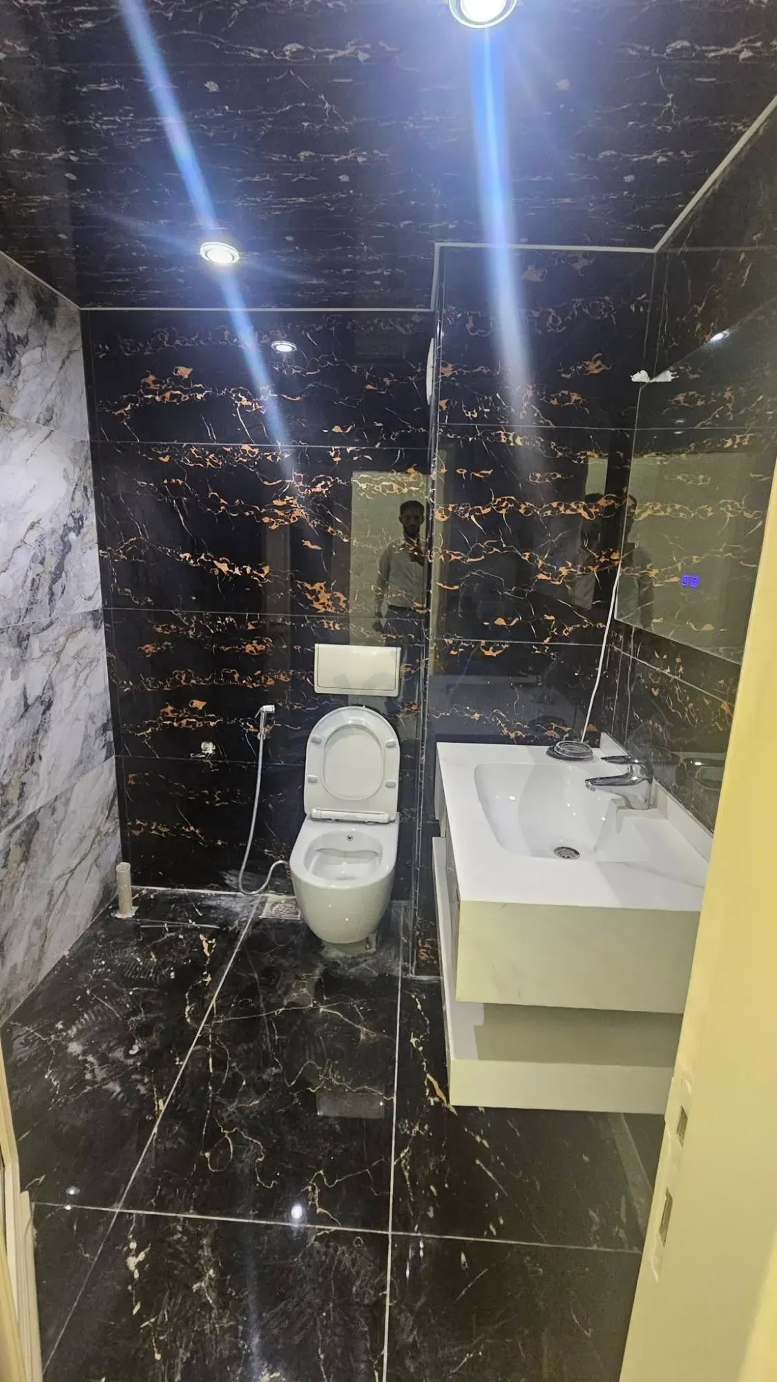 uploads/advertisements/images/للبيع_شقة_في_مساكن_برزة__شارع_الحكيم__5_-1791217645997.webp