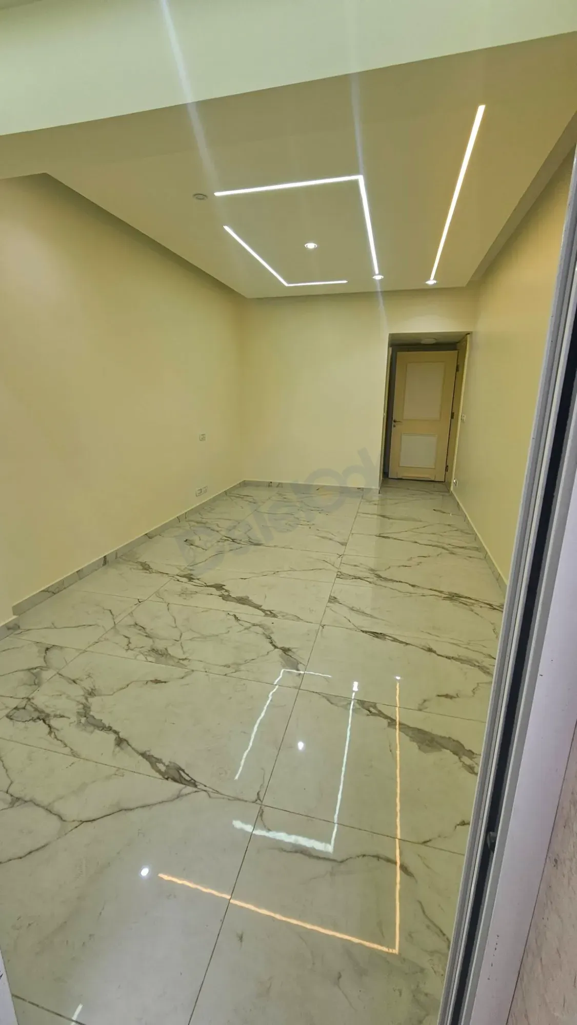 uploads/advertisements/images/للبيع_شقة_في_مساكن_برزة__شارع_الحكيم__7_-1791217645997.webp