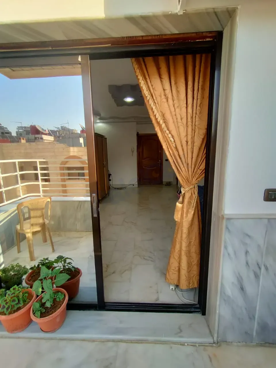 uploads/advertisements/images/للبيع_شقة_في_مساكن_برزة_حي_تشرين__7_-1789073733596.webp